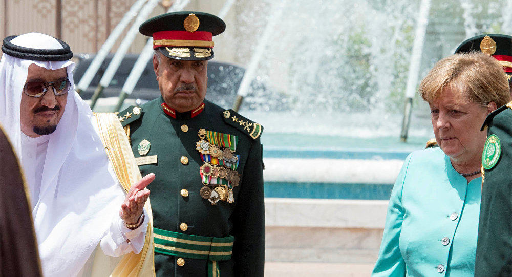 ميركل: لا أسلحة للرياض مع وجود