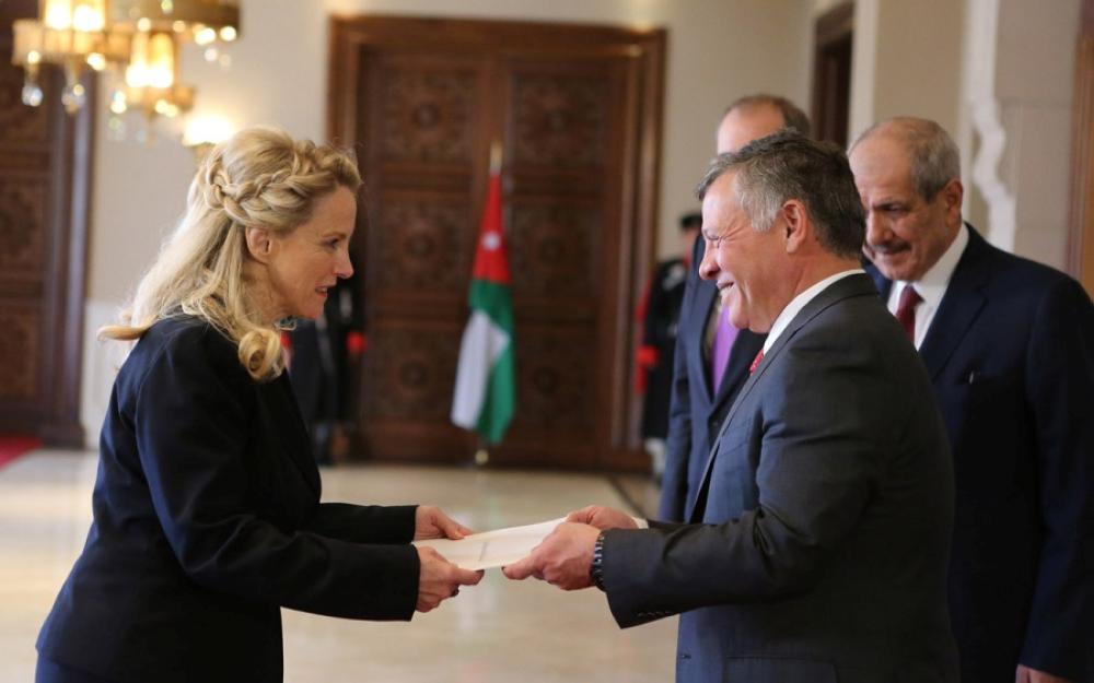 السفيرة اللبنانية تكشف علاقتها «العائلية» بـ