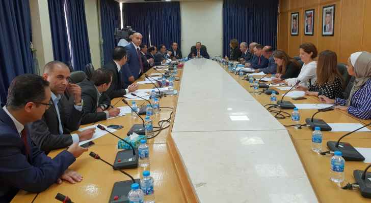 مقترح لصالح المطلقات بـ ’معدل الدخل‘