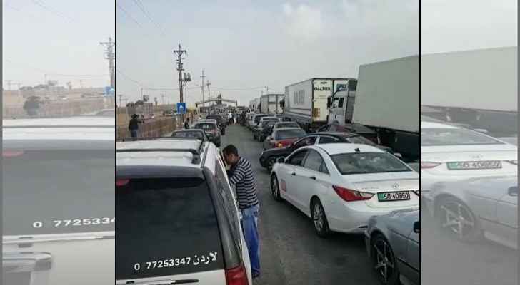 مشاجرات وأزمات خانقة على حدود جابر