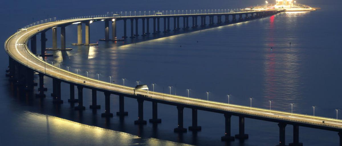 شاهد: الصين تفتتح أطول جسر مائي