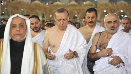 صورة لأردوغان ورئيس الأركان التركي تحطم