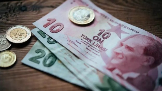 انخفاض الليرة التركية بعد انسحاب الحزب