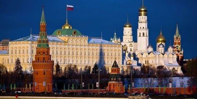 الكرملين: اتفاق مبدئي على عقد قمة