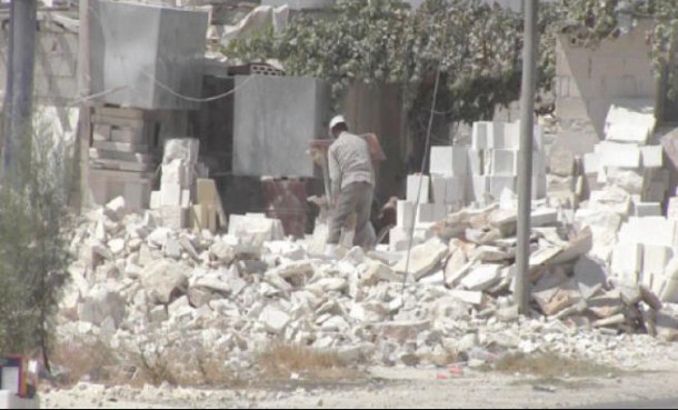 معامل مناشر الحجر والطوب يشتكون منعهم