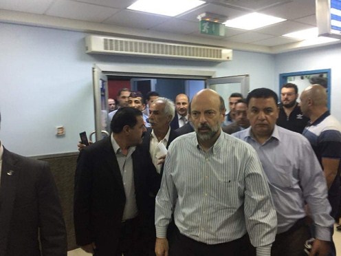 الرزاز يتفقد مصابي البحر الميت في