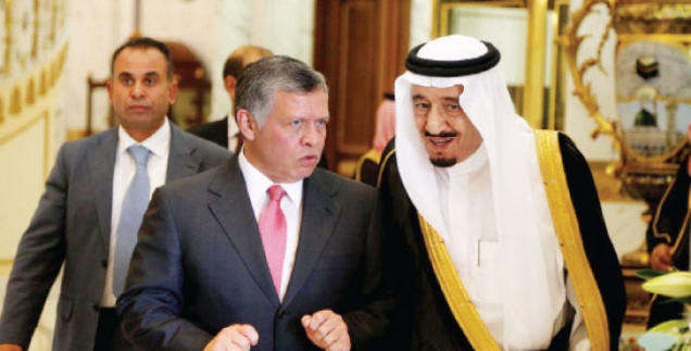 خادم الحرمين ومحمد بن سلمان يعزيان