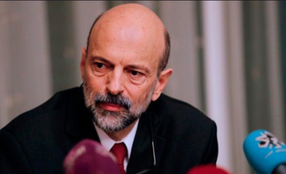 الرزاز يضع اللوم على المدرسة ويؤكد: