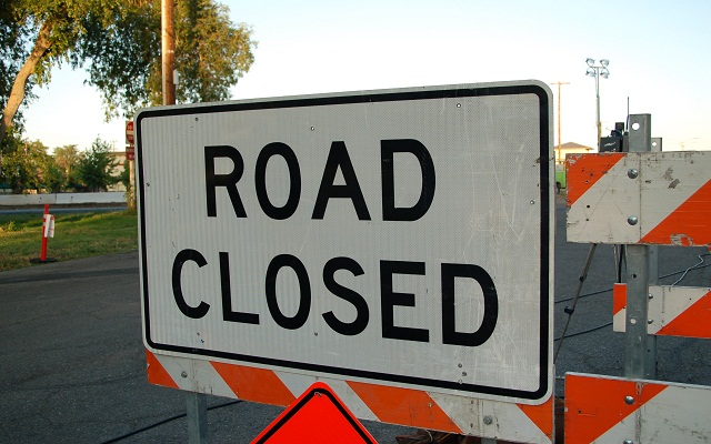 الأمن يعلن إغلاق طرق ( المياه