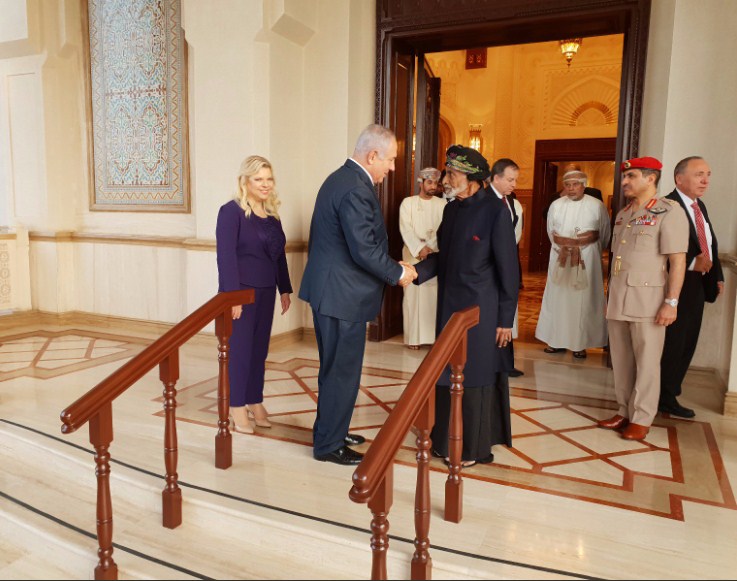 السلطان قابوس يلتقي نتنياهو في عمان