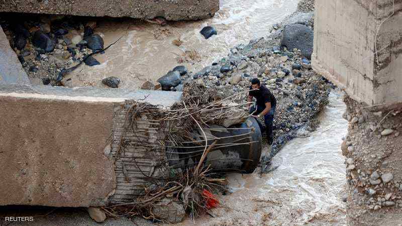 اخلاص يخلف تكتب عن حادثة البحر