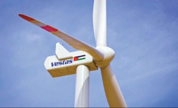 إخلاء مدرسة وعدد من المنازل في