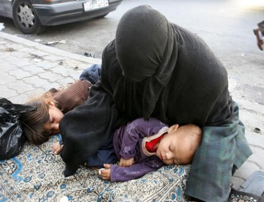 حملة ضد الشحادين أمام المساجد