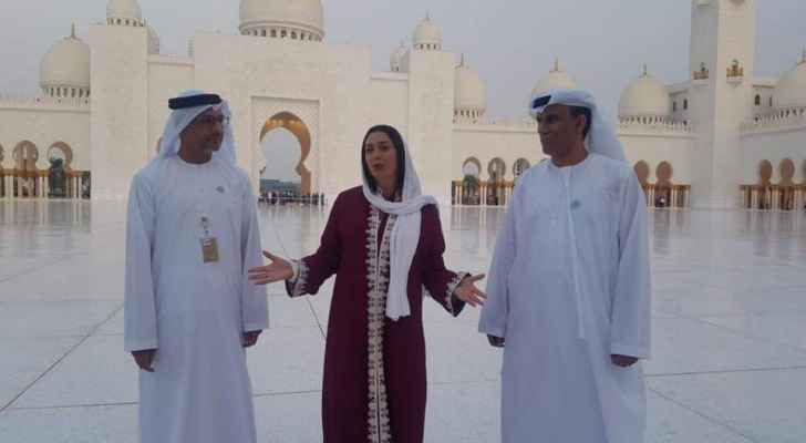 وزيرة في حكومة الاحتلال تتجول في