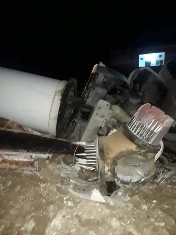 سقوط مروحة لتوليد الكهرباء في باب