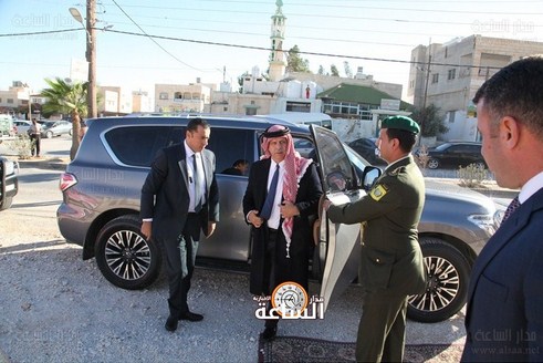 مندوبا عن الملك، الأمير فيصل يقدم