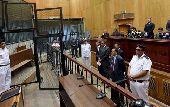 محام مصري يضرب رئيس محكمة بالحذاء