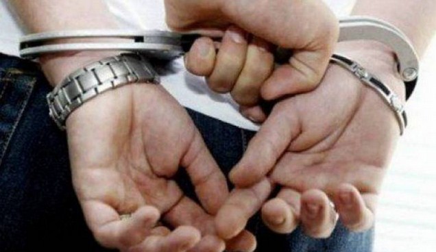 القبض على مطلوب اعتدى على مواطن