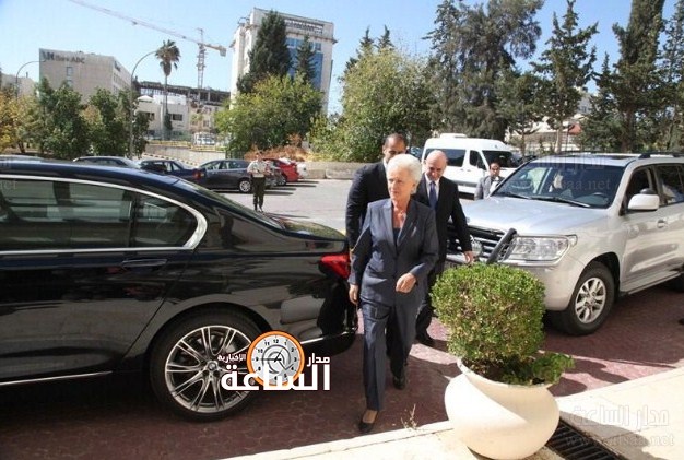 الأميرة منى الحسين تكرم الممرضين والممرضات