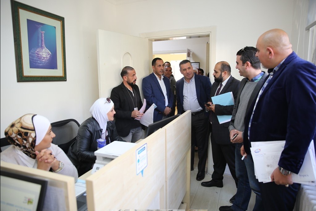 امين عمان بالانابة يتفقد سير العمل