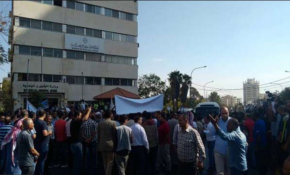 العاملون في البلديات يرفضون مخرجات «إجتماع