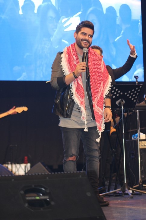 ناصيف زيتون يشعل مدرجات الارينا (صور)