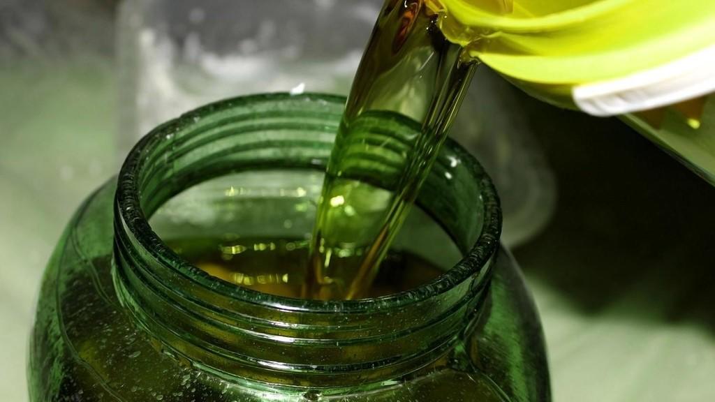 الأردن يسمح بإدخال زيت الزيتون الفلسطيني