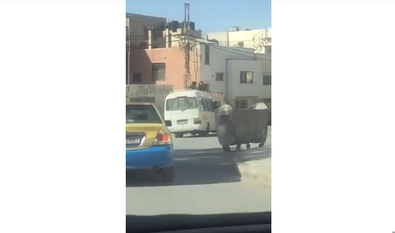 الزرقاء .. ضبط سائق باص كوستر