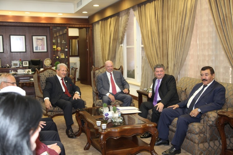 الفايز يلتقي أعضاء جمعية عون الثقافية