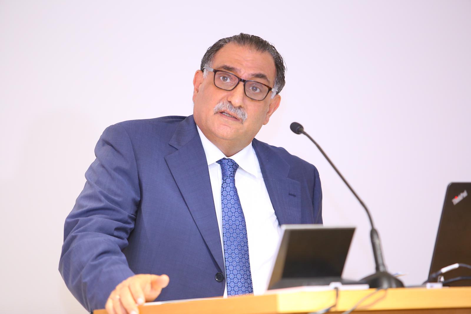 المركز العربي يفتتح أعمال ندوة من