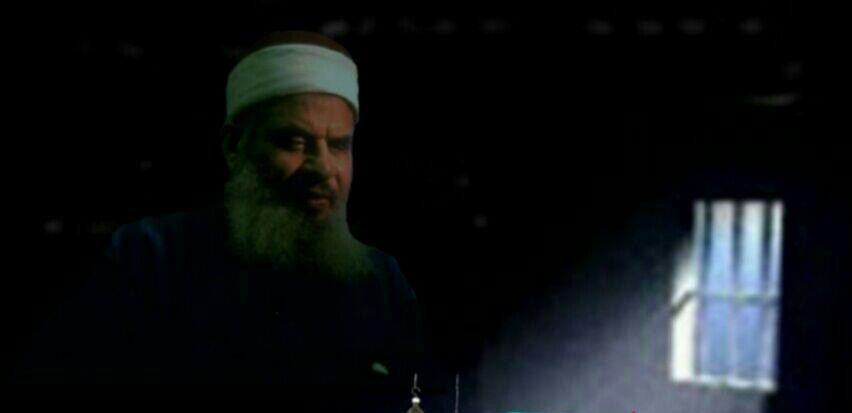 سجن انفراديا لربع قرن.. ورفض الصلاة