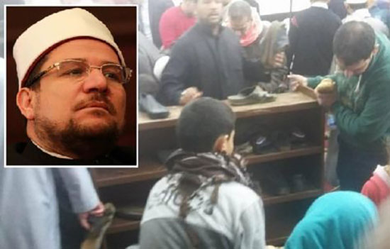 فضيحة.. سرقة حذاء وزير أوقاف مصر