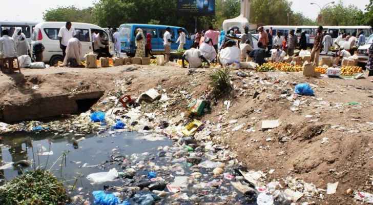 وزير لبناني يعتذر لمصر بعد أن