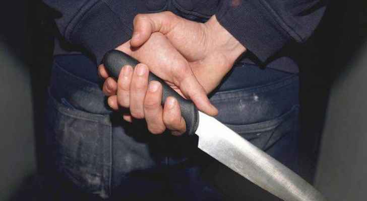 شاب يقتل شقيقته طعنا في عمان