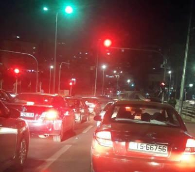 عمان.. ازدحامات بعد تشغيل إشارات الصحافة