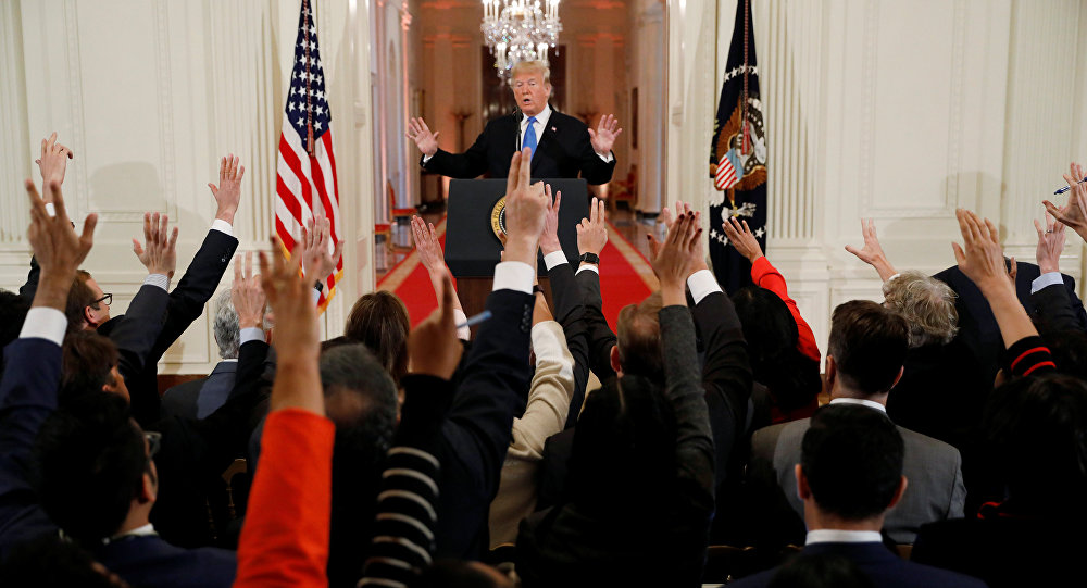 منع الصحفي الذي أهانه ترامب من