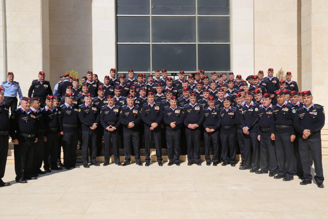 الحمود يقلد الرتب الجديدة لكبار الضباط