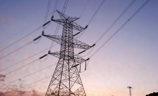 توزيع الكهرباء تؤكد جاهزية كوادرها مع