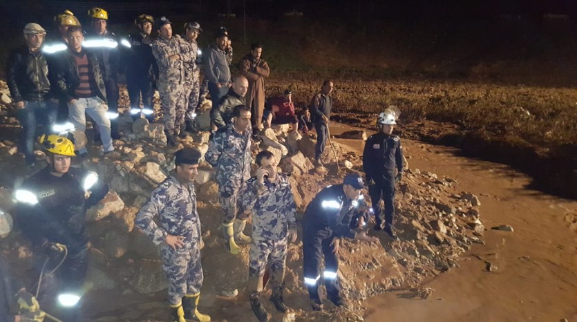 غنيمات الأجهزة المعنية تنقذ اثنين من