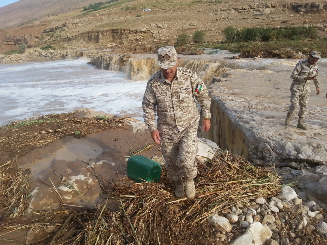 القوات المسلحة الأردنية ترسل طائرات وعشرات