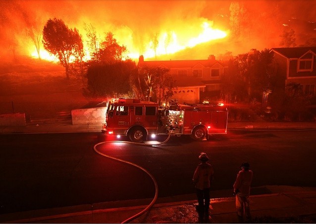9 قتلى في كاليفورنيا وترامب يعلن