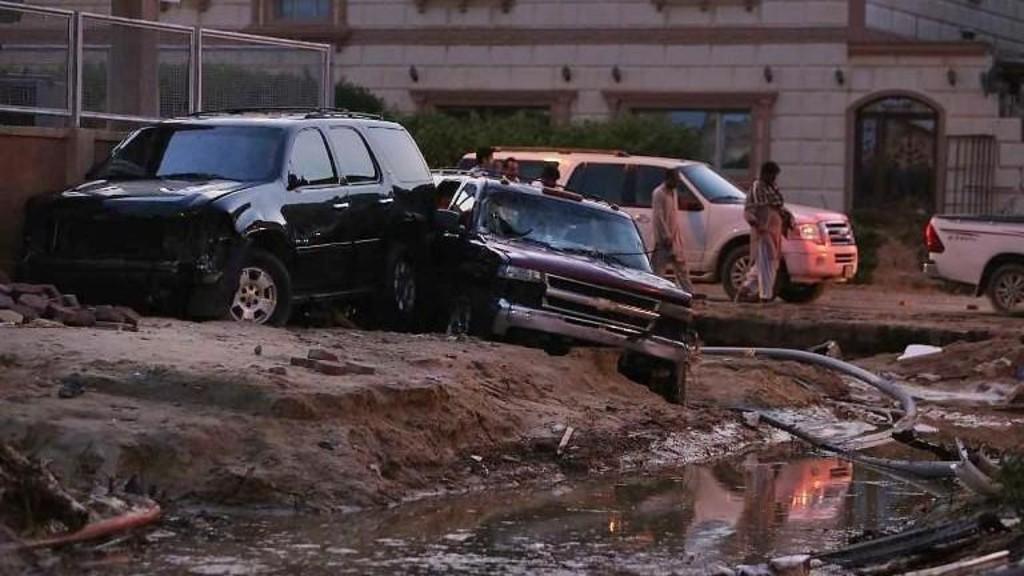 الكويت: السيول تقتل شخصا بعد يوم