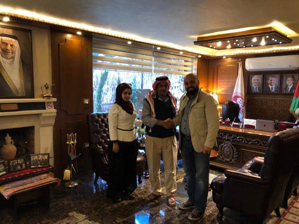 نقابة «البلديات» تكرم أول خرّيج جامعي