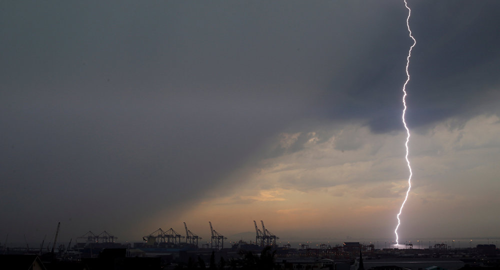 مع تزايد الأمطار الرعدية.. . 5