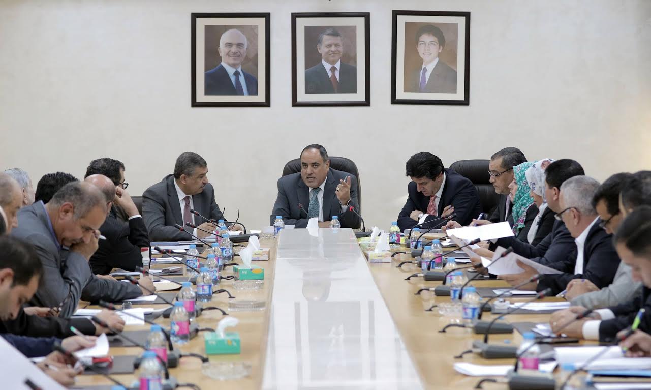 العمل النيابية: مشاريع قوانين لتحسين شروط