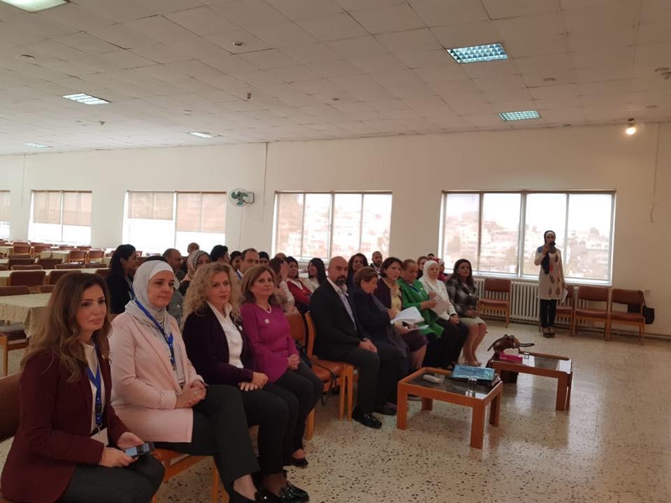 الصيادلة تنفذ حملة لتطعيم الف مسن