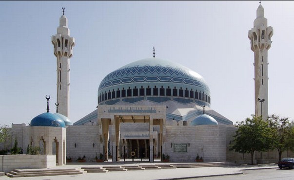 «الاوقاف» توضح رفع أذان الفجر في