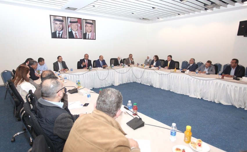 الشواربه يوجه لتطوير خطط الطوارىء بما