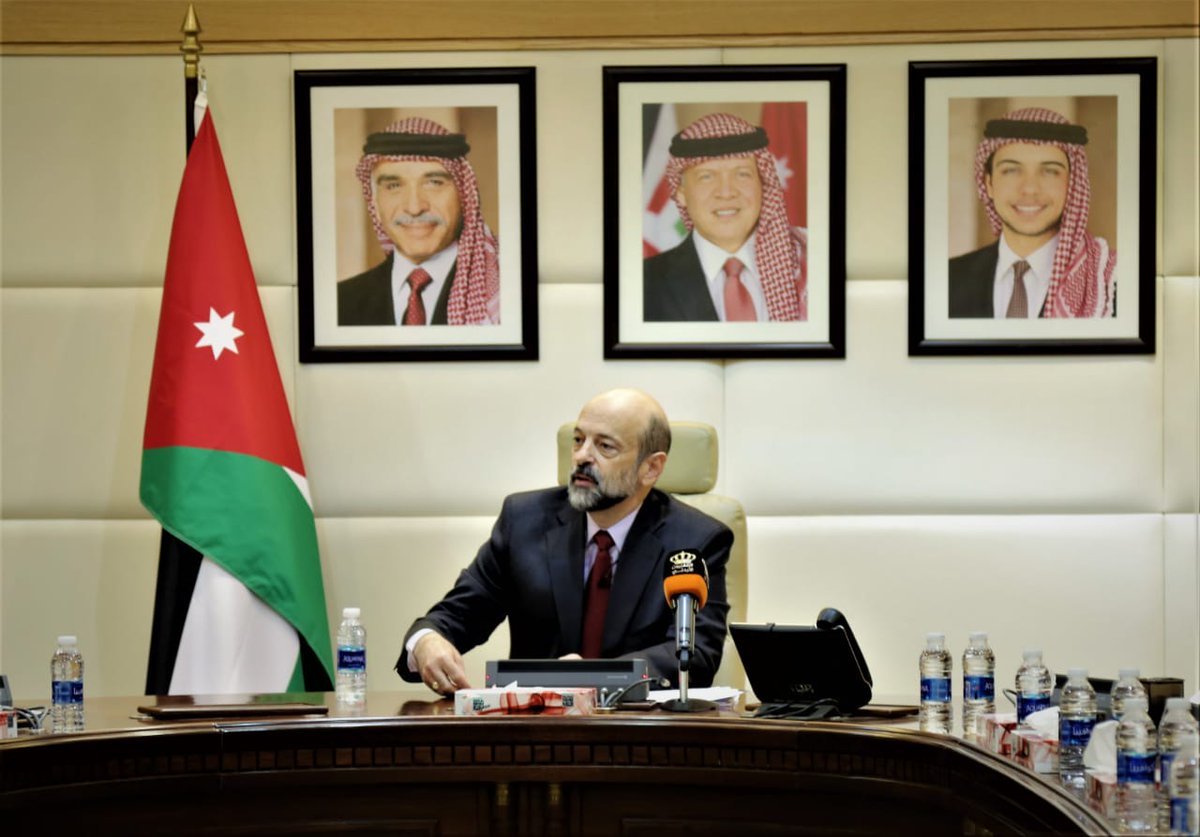 الرزاز: عمل الحكومة لا يقوم على