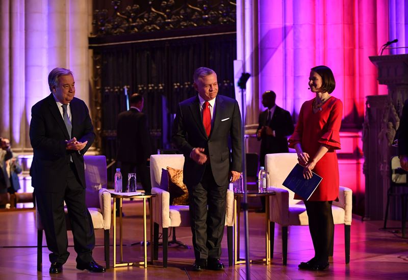 الرزاز يهنئ الملك: مصدر فخر لكل